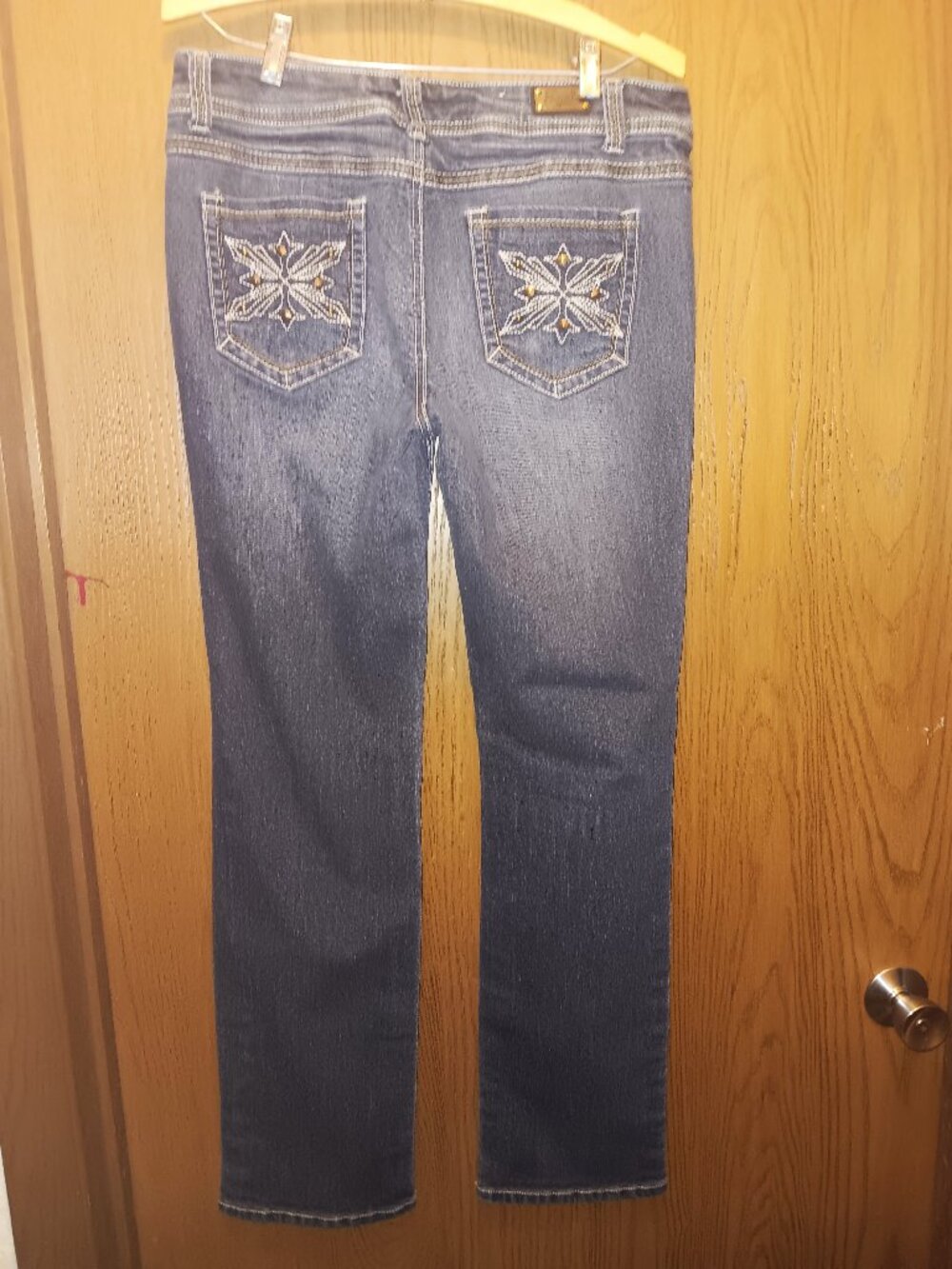 EARL JEAN Women's Studs Embroidery Pockets Stretch Straight Leg Denim Jeans sz 8
